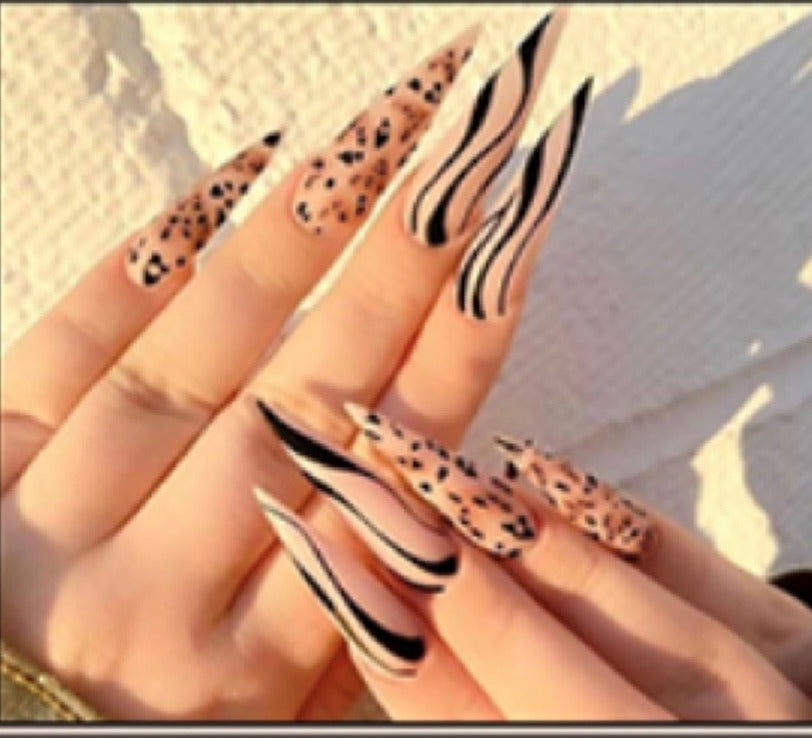 "Safari" Press On Nails image 0