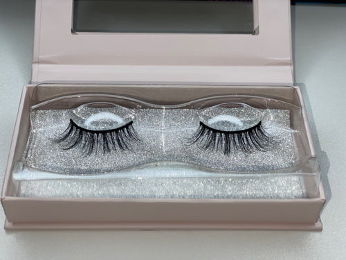 "Beauty" Lashes image 1