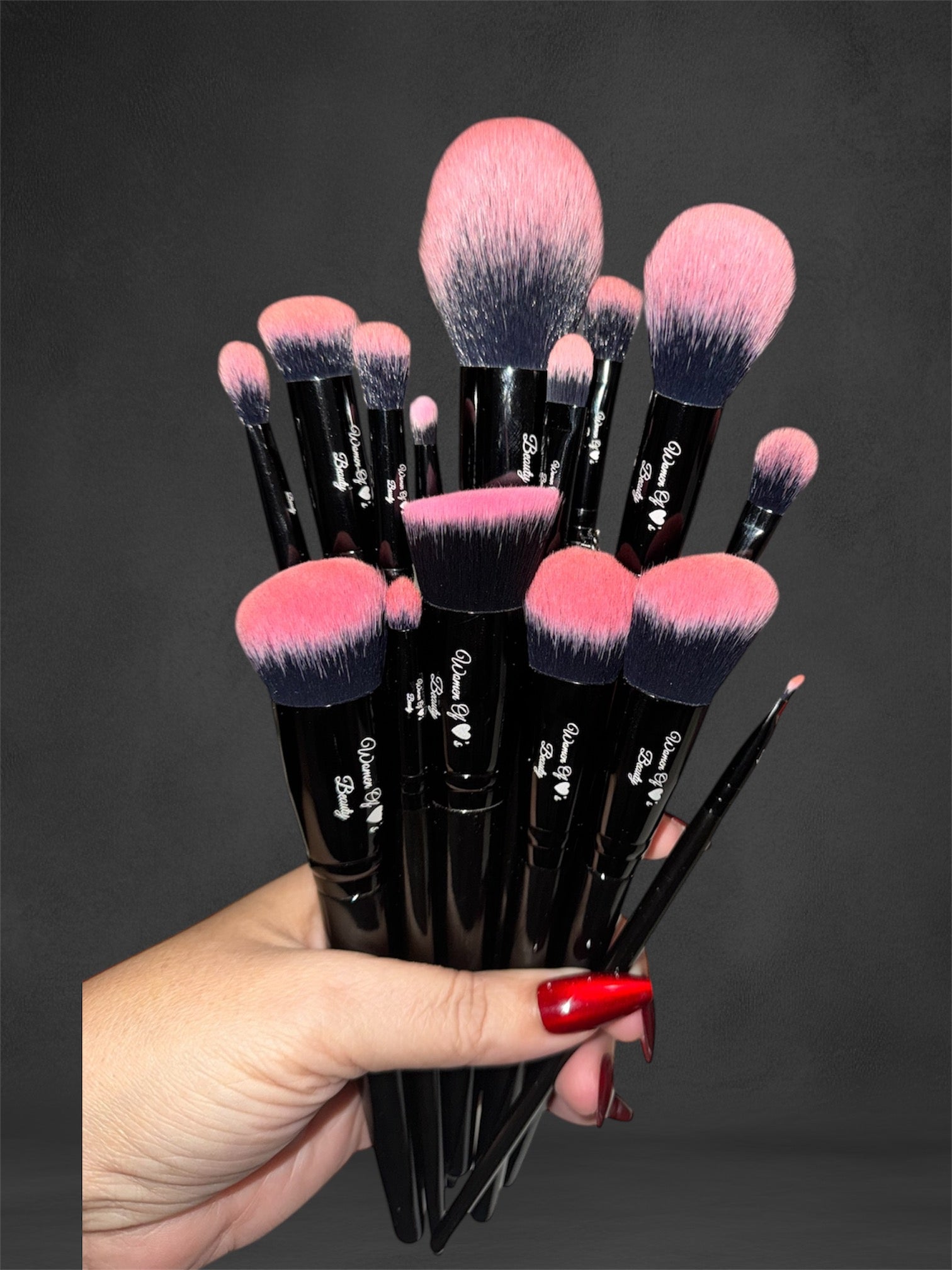 “Mi Corazón” 18 Piece Makeup Brush Set image 3