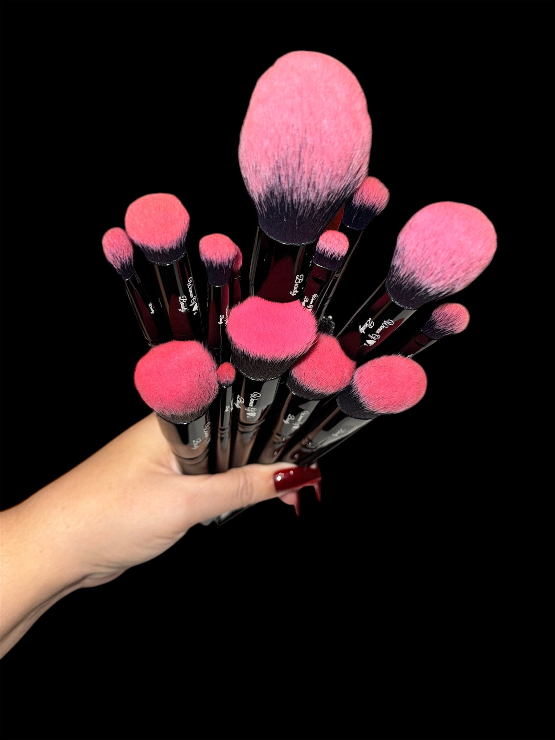 “Mi Corazón” 18 Piece Makeup Brush Set image 2